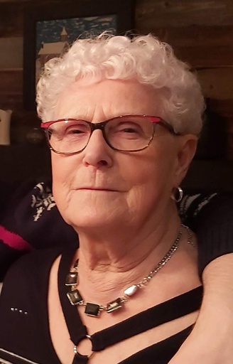 Mme Lucienne DALLAIRE