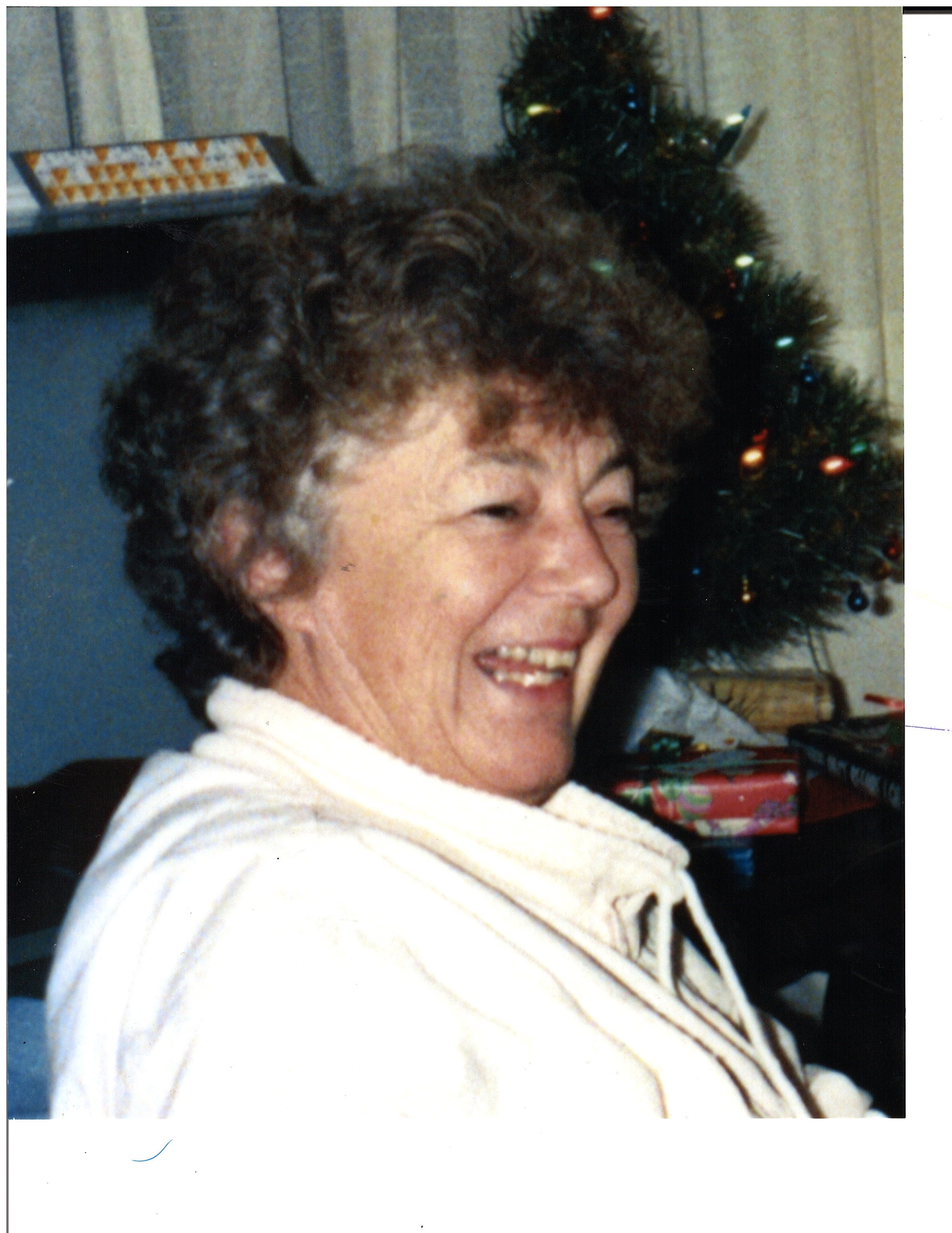 Mme Suzanne GILOT