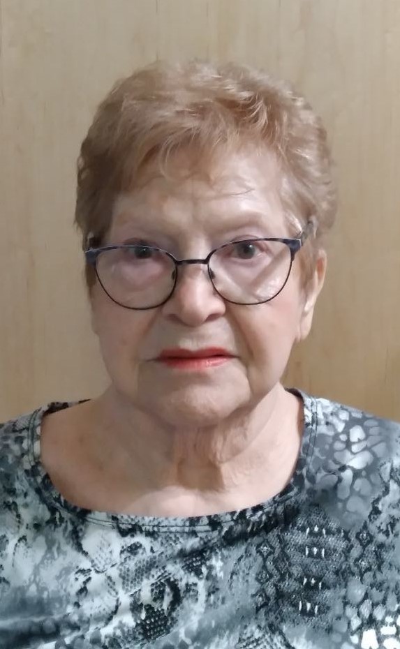 Mme Madeleine CLAVEAU